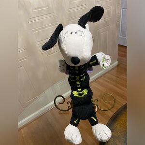 - - GMASON Peanuts ” Flat  Snoopy  Dog Toy w/5 Squeakers  Grey/Clinker New…